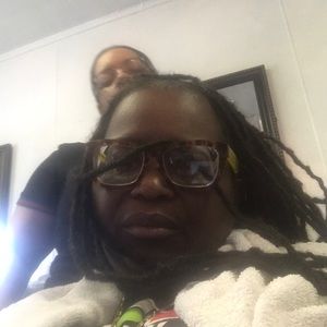 Meet your Posher, Quencia